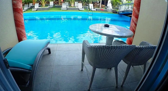 Трёхместный номер Standard с видом на бассейн Roman Empire Panglao Boutique Hotel