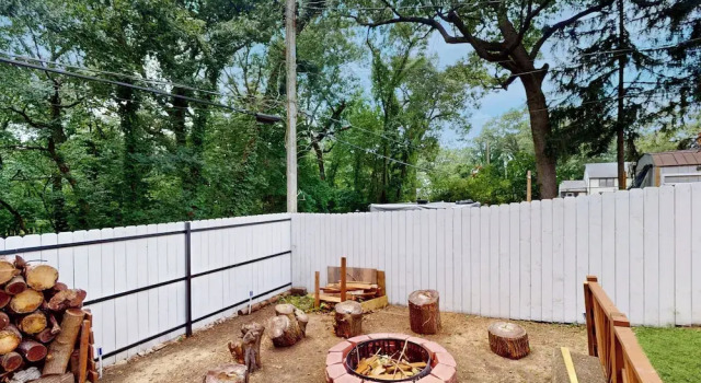 Коттедж 2 Mi to Beach! Hot Tub Haven in Michigan City