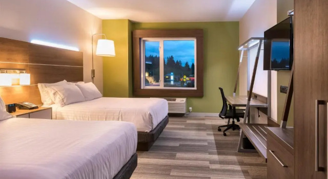 Четырёхместный номер Standard Holiday Inn Express & Suites Victoria-Colwood by IHG