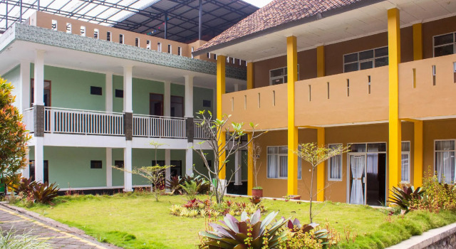 OYO 3699 Edotel Smkn 1 Cipanas Syariah