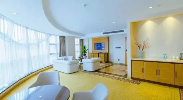 Люкс Grand March Flower International Hotel