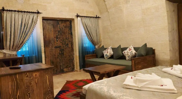 Трёхместный номер Superior ARMEsos Cave Hotel