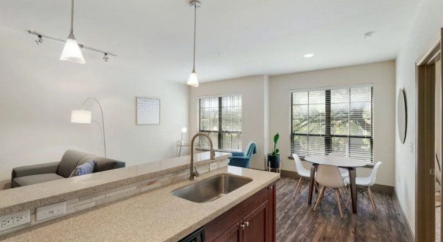 Kasa Houston Uptown Apartments
