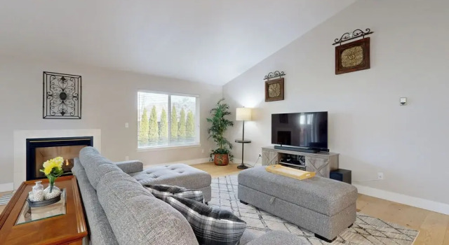 Tranquil Redmond Retreat: Relax & Explore Outdoors, Book Feriehus Villaer i Redmond, Villa