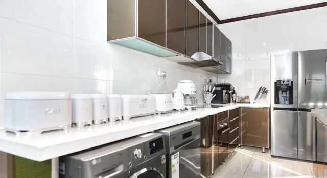 Коттедж Luxury Craigavon House by Tanaka Kingdom