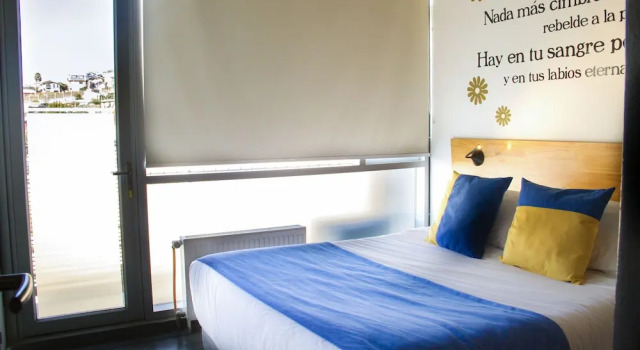 Standard- dobbelt værelse med altan med byudsigt Verso Hotel