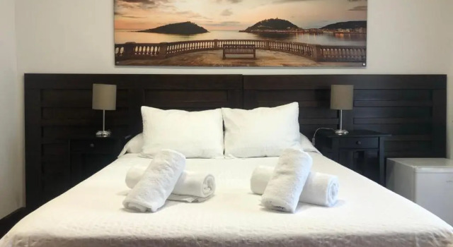 Двухместный номер Standard с балконом Pensión Amara