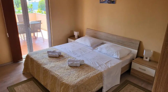 Apartments by the sea Vrsi - Mulo, Zadar - 18914, Забронировать Апартаменты/квартира Врси Задарская жупания