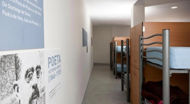 Кровать в общем номере Albergue Bela Muxia