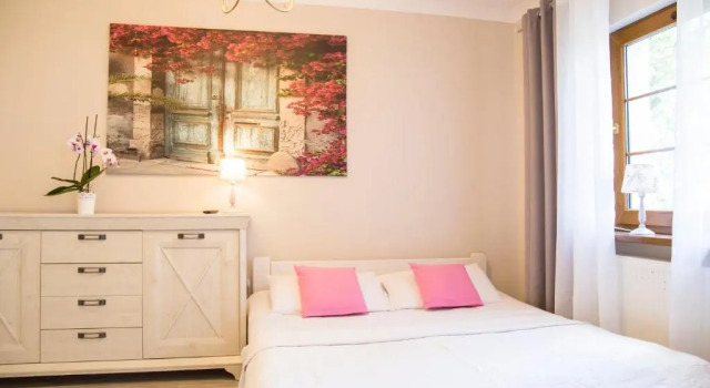 Апартаменты Apartamenty EDEN- jacuzzi, domek saunowy , śniadanie , piękne widoki