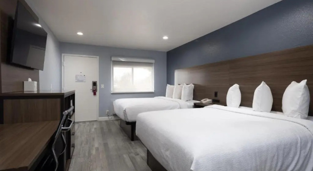 Четырёхместный номер Standard Days Inn by Wyndham Arroyo Grande Pismo Beach