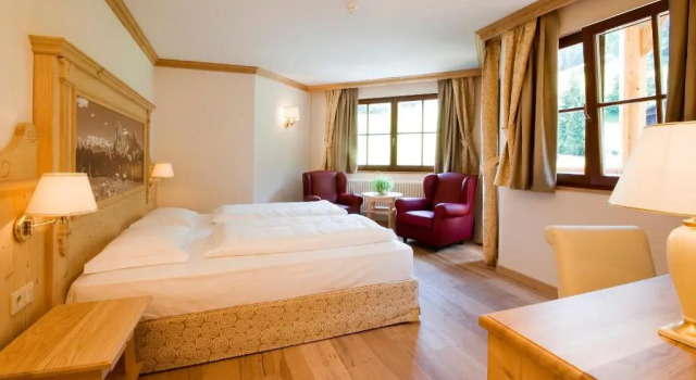 Полулюкс Alpin & Vital Hotel La Perla