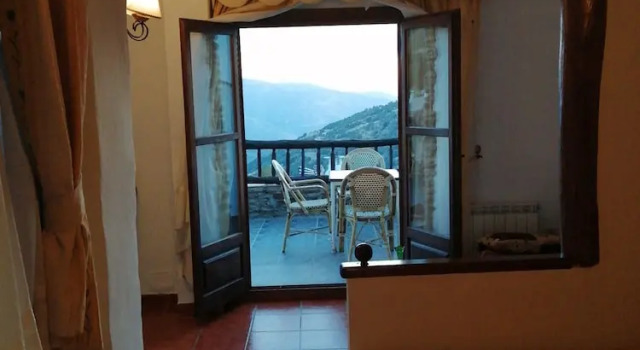 Трёхместный номер Standard с балконом hostal ruta de las nieves