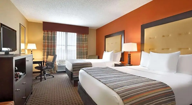 Четырёхместный люкс Garner Hotel Evansville East by IHG