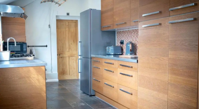 Коттедж 2 bedroom Stamford home with parking