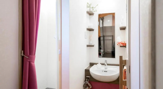 Кровать в общем номере (женский номер) Kanazawa Guesthouse Pongyi