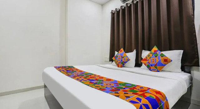 Номер Deluxe Fabhotel New Shraddha Inn