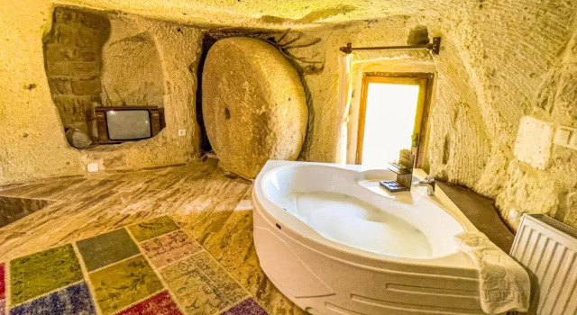 Люкс с видом на горы Heritage Cave Suites