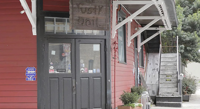 LARGE 2BR in Warehouse District HEART OF NOLA, Забронировать Отель Новый Орлеан Луизиана, рядом с Казино Harrah's New Orleans