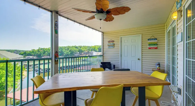 Апартаменты Balcony w/ Marina Views: Lake Ozark Hideaway!