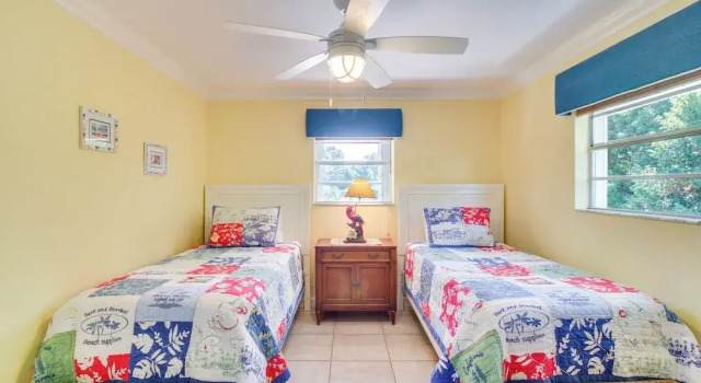 < 1 Mi to Pennekamp: Tranquil Escape w/ Dock, Varaa Lomakoti Huvilat kohteessa Florida Keys, Villa
