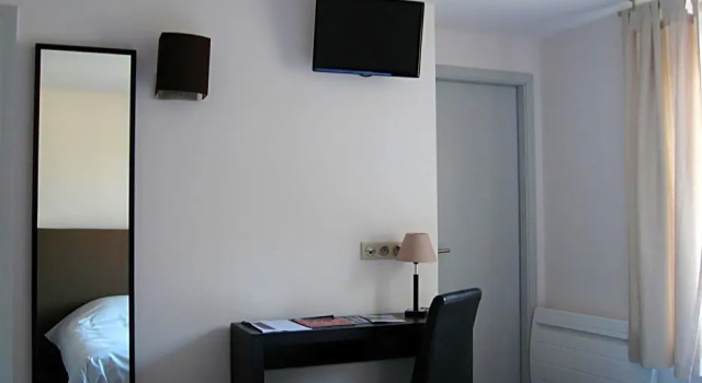 Номер Standard Hôtel Bar le Globe