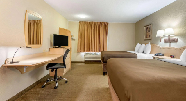 Четырёхместный номер Standard Birch Hill Suites - South Bend