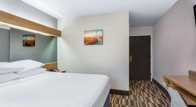Microtel Inn & Suites by Wyndham Matthews/Charlotte, Book Hotel Matthews North Carolina