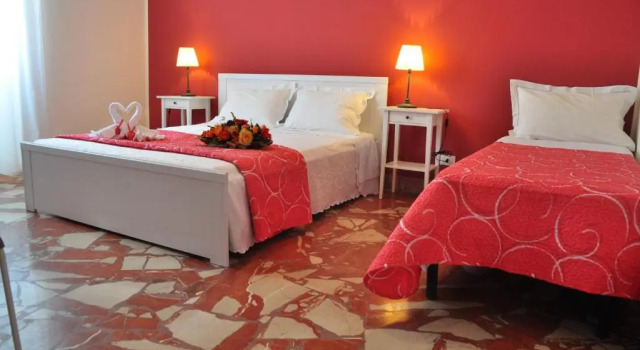 Апартаменты B&T Holiday House