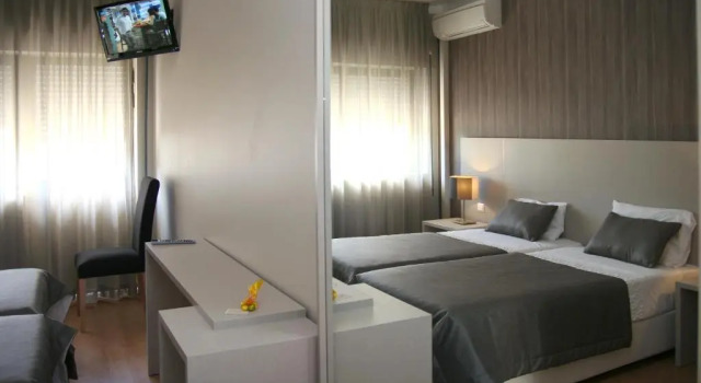 Трёхместный номер Standard Hotel Douro Inn