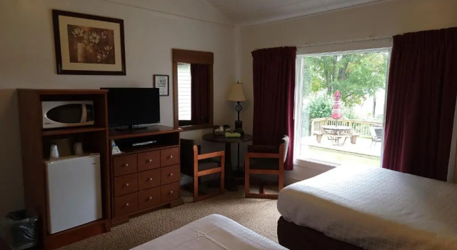Четырёхместный номер Standard Hickory Grove Motor Inn - Cooperstown
