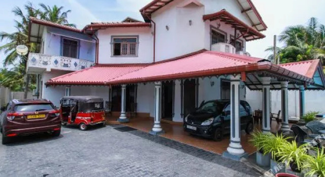 OYO 320 Hotel By The C