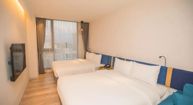 Habitación cuádruple Estándar Explore Hotel