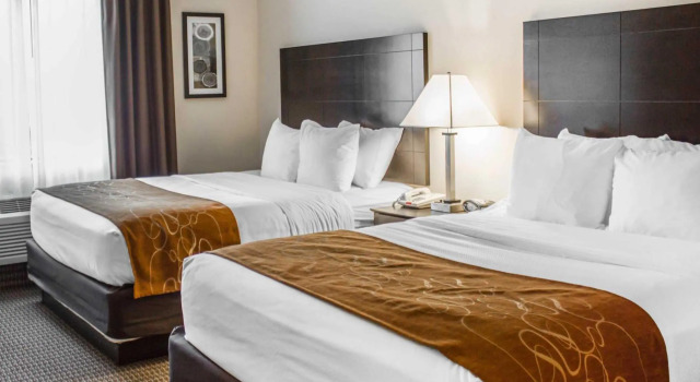 Четырёхместный люкс Comfort Suites Lewisburg near University