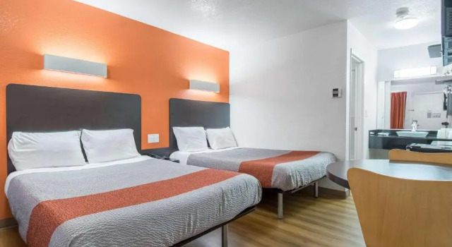 Четырёхместный номер Deluxe Motel 6 Bakersfield