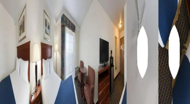 Четырёхместный номер Standard с красивым видом из окна Holiday Inn Express & Suites Petoskey by IHG