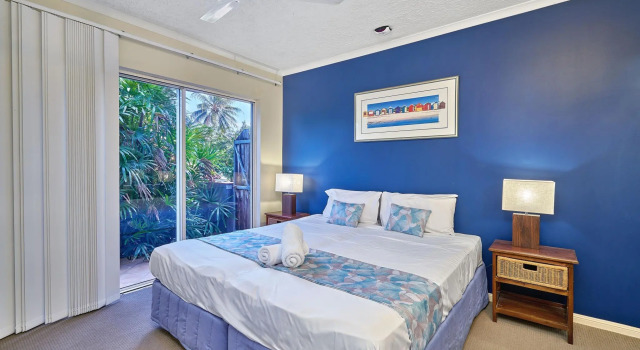 Апартаменты North Cove Waterfront Suites