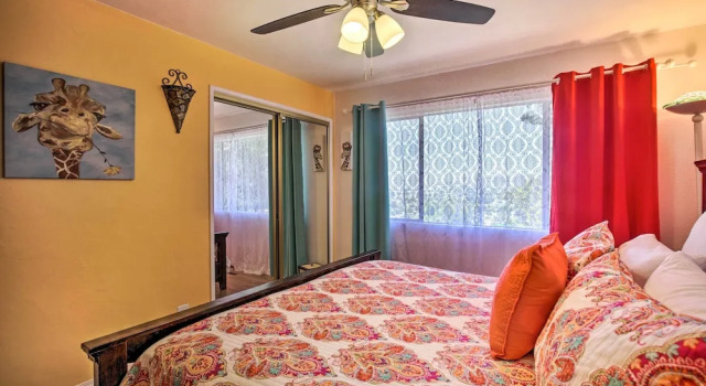 Colorful El Cajon Gem: Deck, Garden & Valley Views, Rezerwuj Hotel El Cajon San Diego County