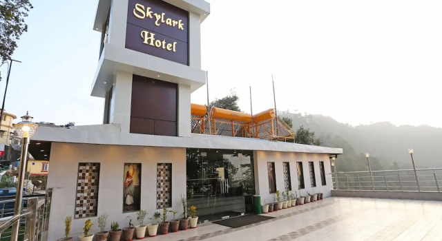 OYO 10076 Hotel Skylark, Book Hotel Mussoorie Uttarakhand