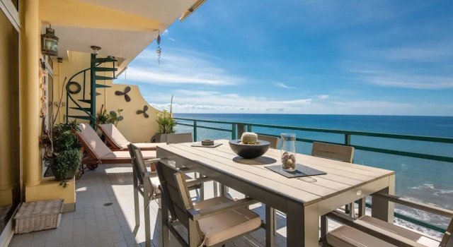 Апартаменты Charming Paint House Apartment in Pestana