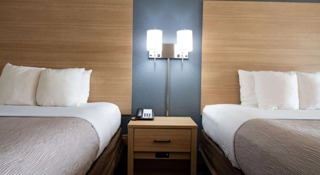 Четырёхместный номер Standard Quality Inn Monroe