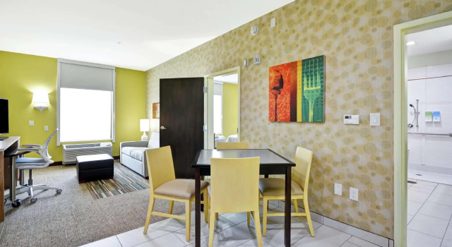 Двухместный люкс Home2 Suites By Hilton Fort Worth Southwest Cityview