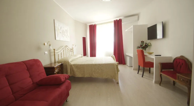 Трёхместный номер Luxury B&B La Perla di Roma