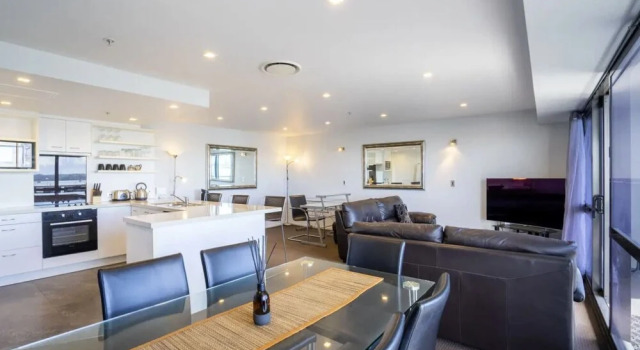 QV CBD 2 Bedroom with Wifi Parking - 972