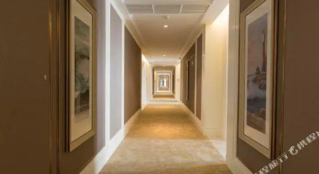 Четырёхместный семейный люкс Lianjiang Century Hongteng Hotel