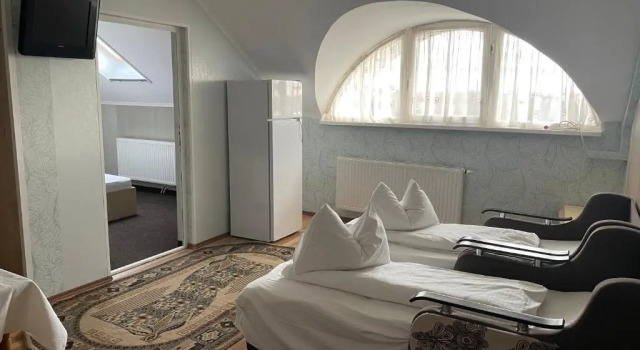 Suite Pension Regal