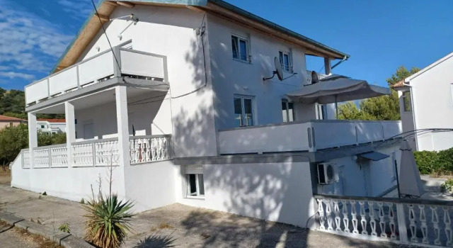 Apartment Mia, Prenota Appartamento Hotel a Isole Quarnerine con parcheggio, Parcheggio