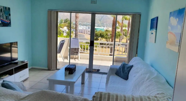 Sea and Mountain View Apartment