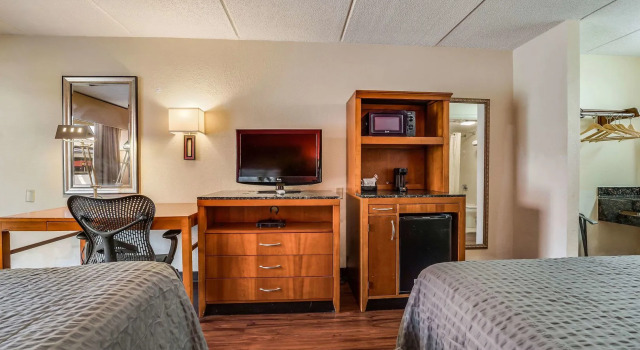 Econo Lodge Inn & Suites Griffin North