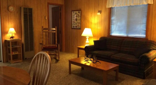 Коттедж c 1 комнатой Bear Paw Lodge & Vacation Homes
